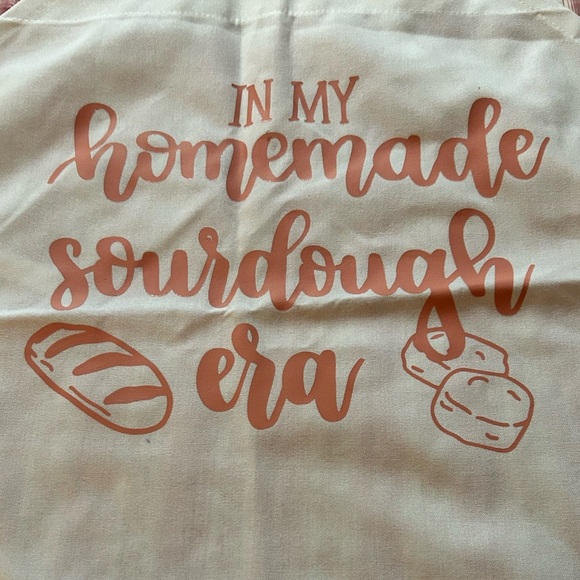 White apron- In My homemade sourdough era! - great for the bread maker- new! - Picture 2 of 4